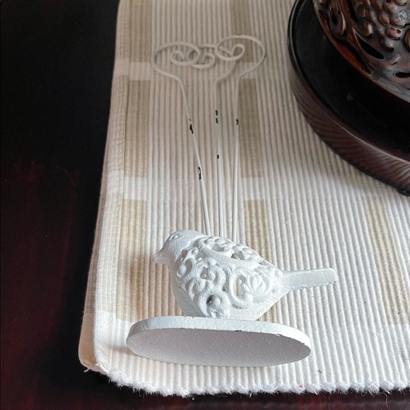 White Distressed Metal Bird Letter Holder - Picture 3 of 5